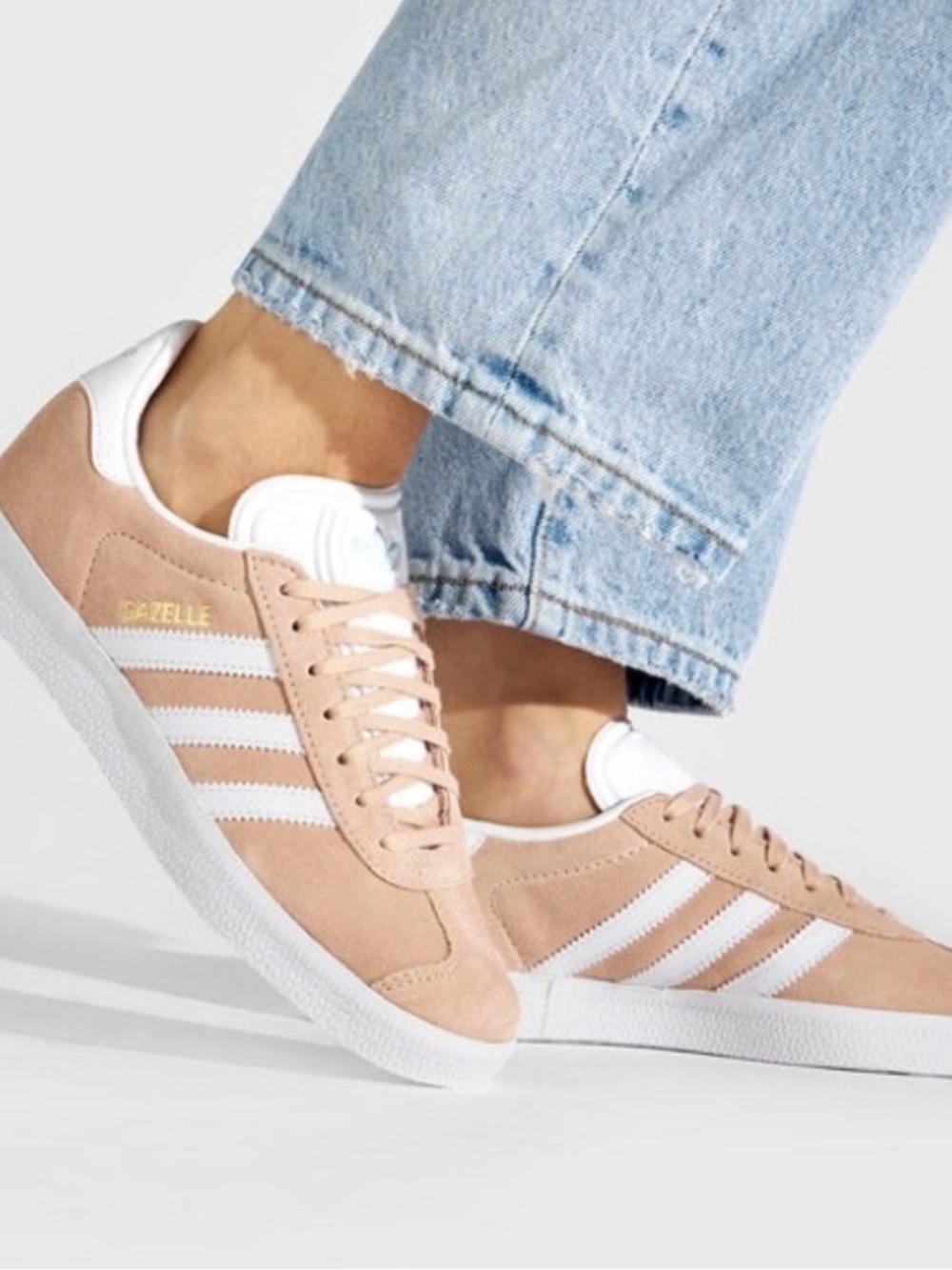 NWT Adidas Gazelle J Pink Tint White Suede Sneakers Size 5.5 Youth / 7